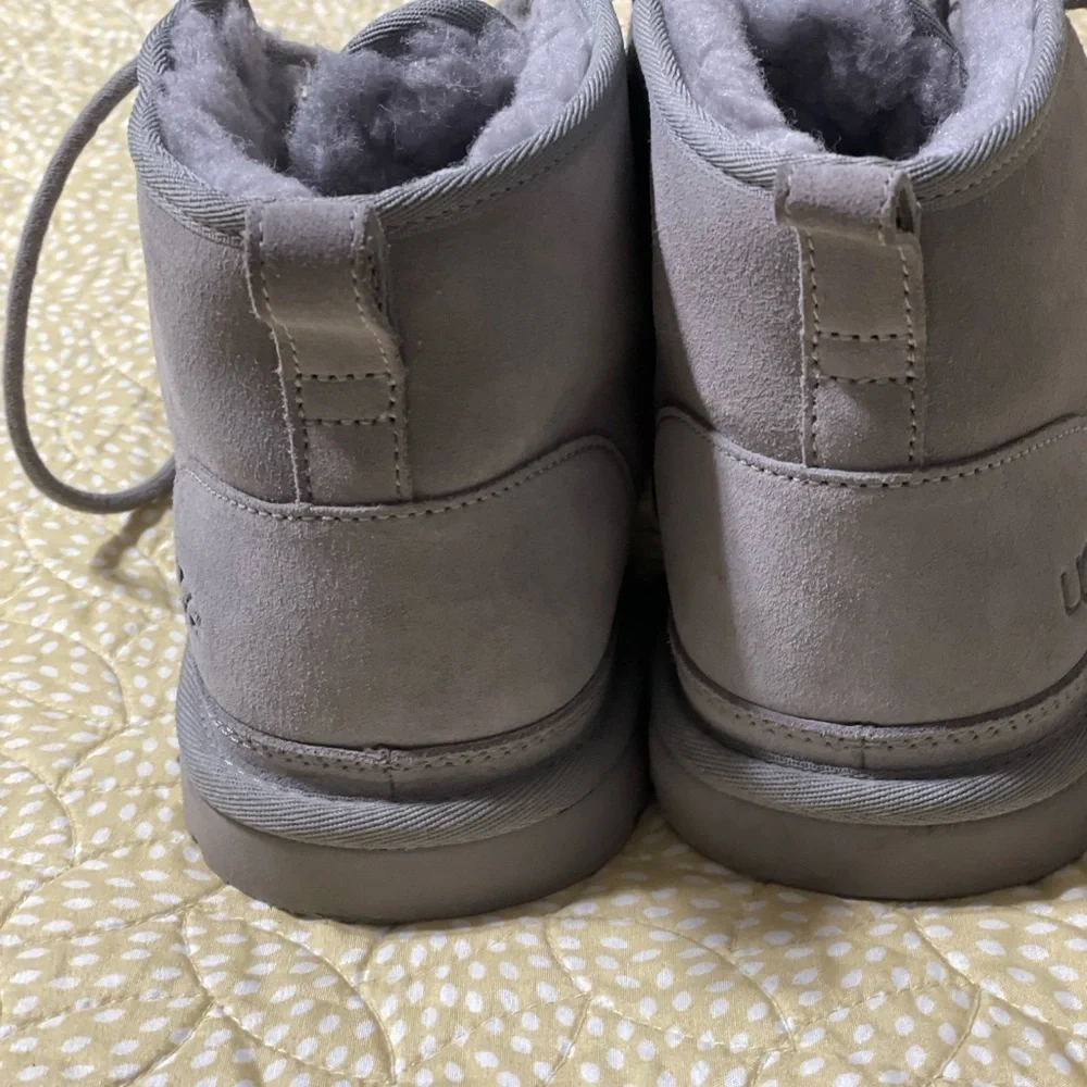 EUC UGG NEUMEL BOOT GRAY SUEDE WOOL LINED CHUKKA SHOE 12 USA 43 EU SN 1094269